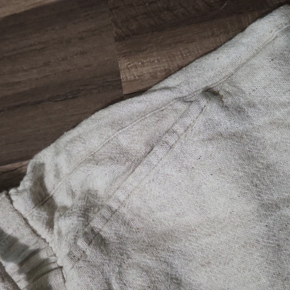 Old Navy High-Waisted Tie-Belt Linen-Blend Shorts Size 0 Khaki/ Tan Color - Picture 5 of 6